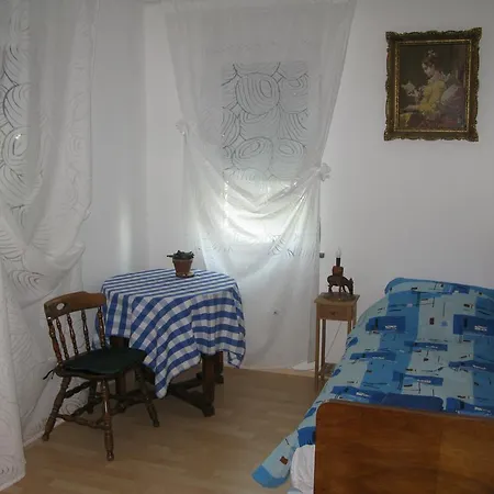 Vila Stojna كوبر