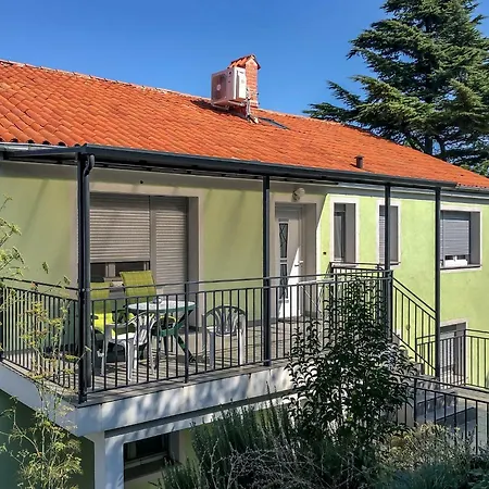 Vila Stojna كوبر