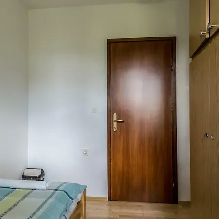 Vila Stojna كوبر
